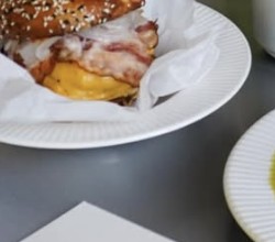 Sausage burger — BLUMERY